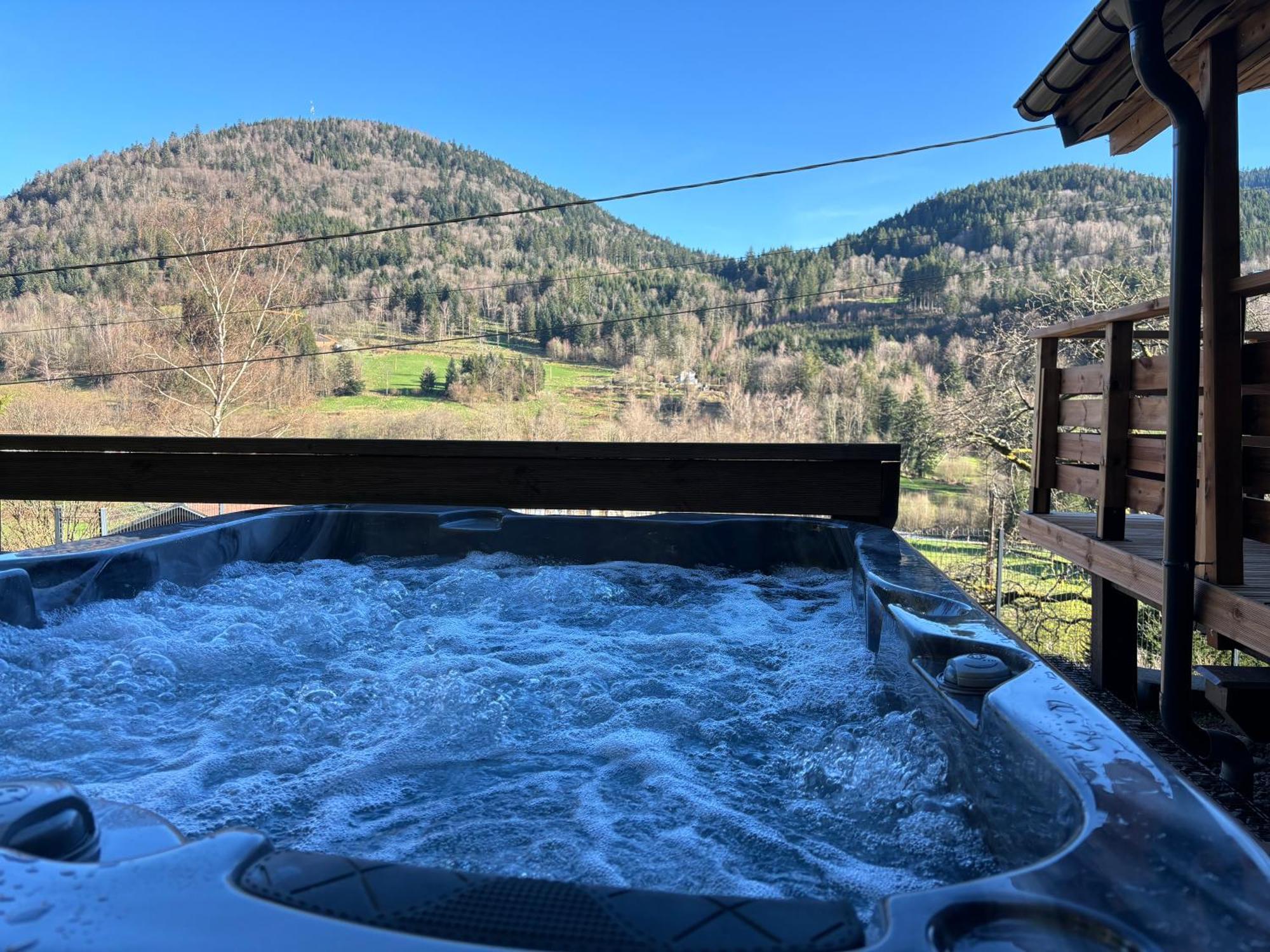 Chalet du Faubourg&Jacuzzi, proximité Gerardmer&La Bresse Rochesson Exterior foto